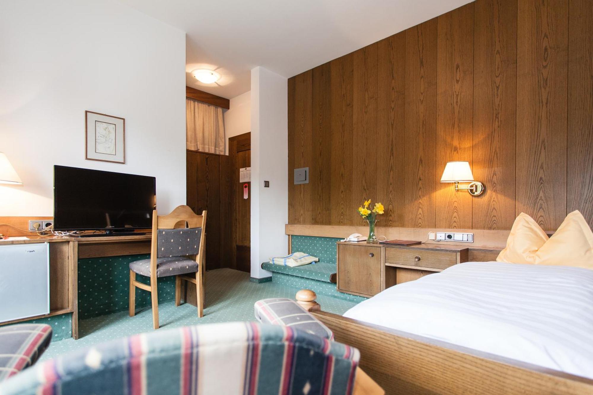 Hotel Am Wolfgrubenersee Сопрабольцано Номер фото